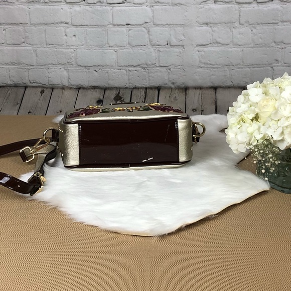 Nicole Lee Gold Crossbody Purse w/ Sequin … - Picture 6 of 9